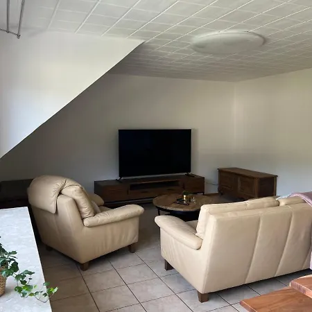Apartmenthaus St Helena Strasse 80 * トリーア