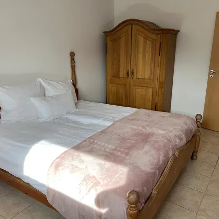 Apartment Apartmenthaus St Helena Strasse 80 *